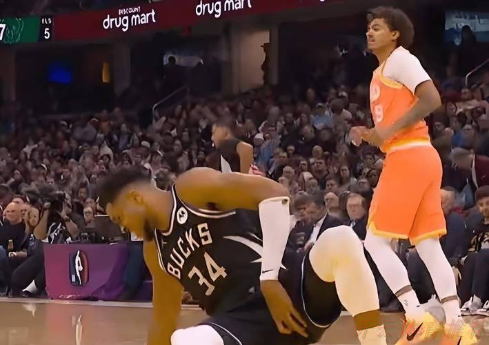 开云：字母哥伤退米切尔37+5+7 骑士力克雄鹿